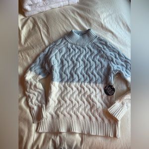 NWT coco bleu Womens cable knit sweater size medium blue and white